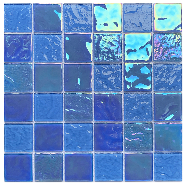 Мозаика из синего стекла квадратного сечения 48x48 мм с радужным эффектом